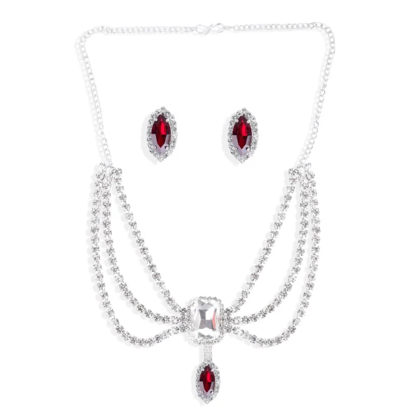 Boost Your Style with this Delicate Crystal Sparkling Artificial Necklace