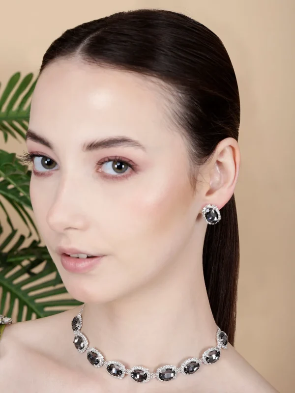 Timeless Black Stone Necklace for Radiant Everyday Elegance