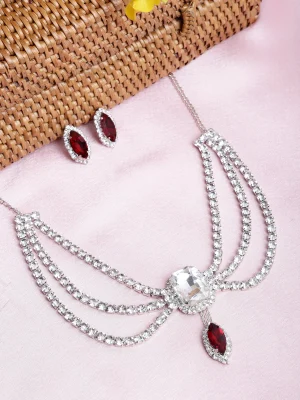 Boost Your Style with this Delicate Crystal Sparkling Artificial Necklace
