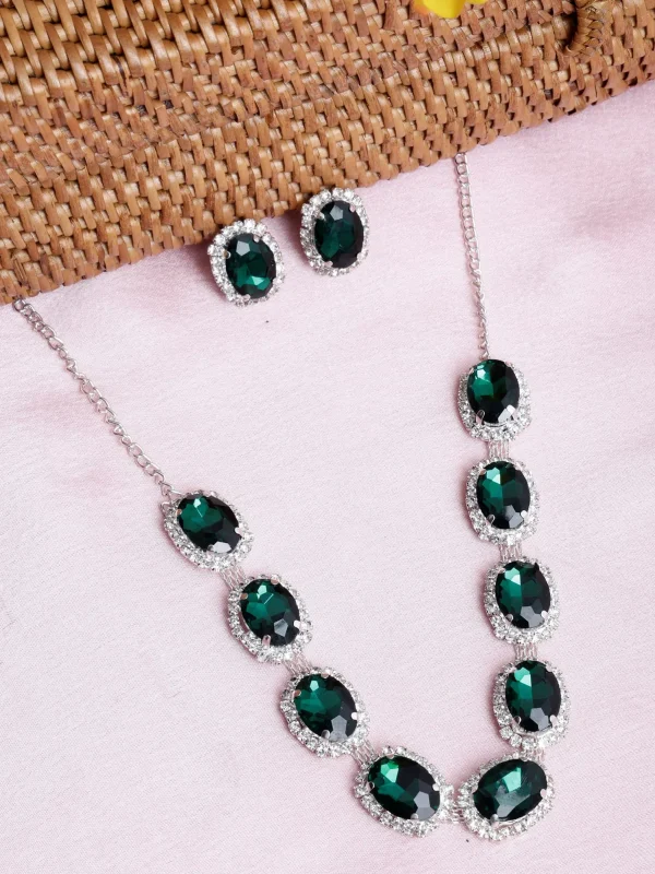 Radiant Green Stone Necklace for Elegant Everyday Style