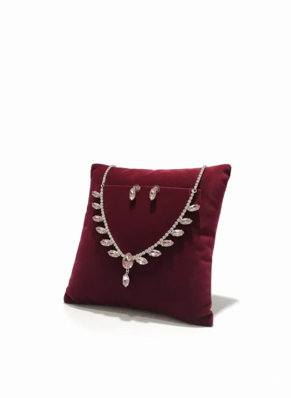 Radiant Style Accessory for Instant Confidence Boost