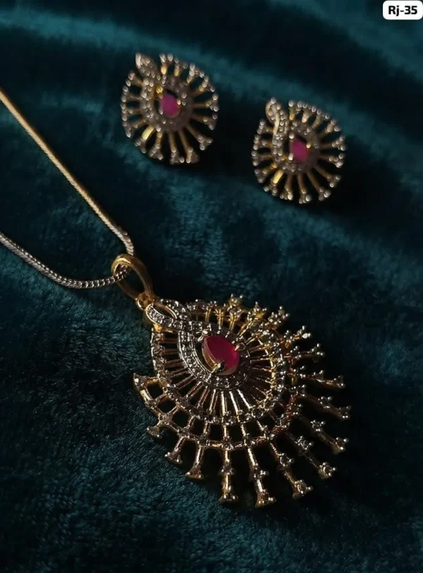 Elegant Daily Necklace for Sophisticated Style Under 500