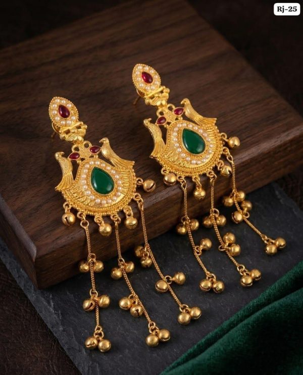 Timeless Kashmiri Earrings for an Elegant Daily Look