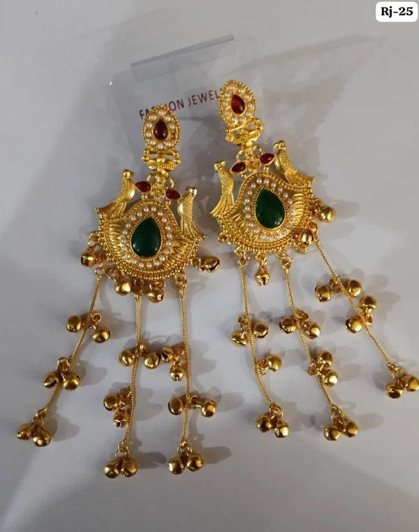Timeless Kashmiri Earrings for an Elegant Daily Look